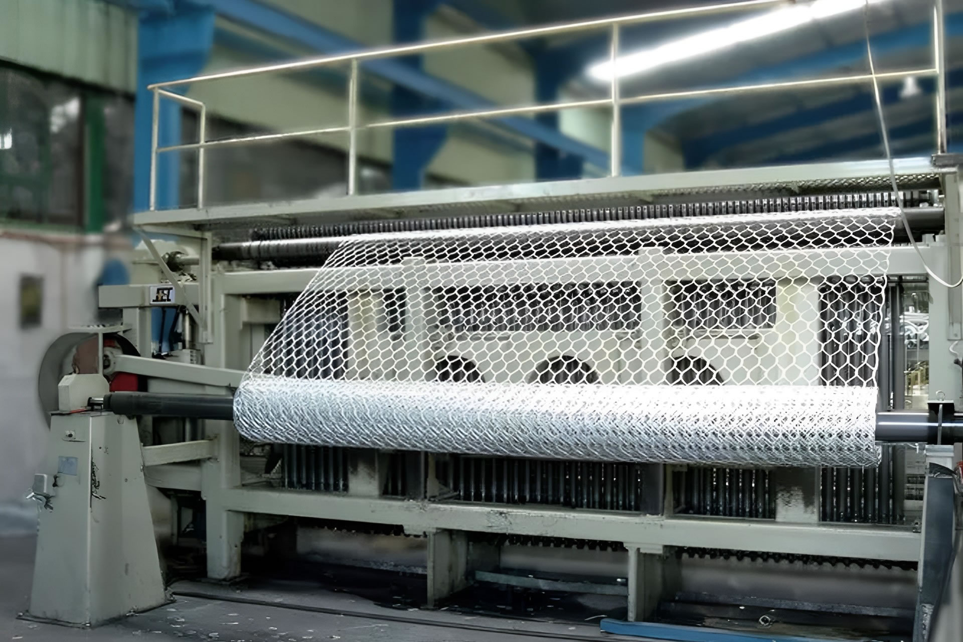 hexagonal netting machine